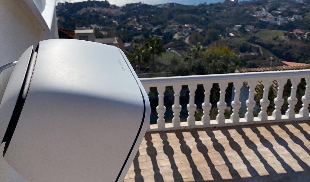 Wall mounted Speaker